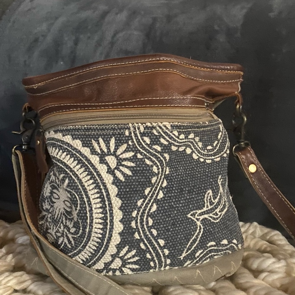 Myra bag , perfect condition